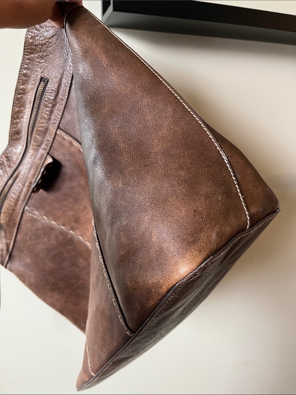Club Monaco’s Brown Leather Shoulder Bag - Classic Hobo Tote - Picture 14 of 14